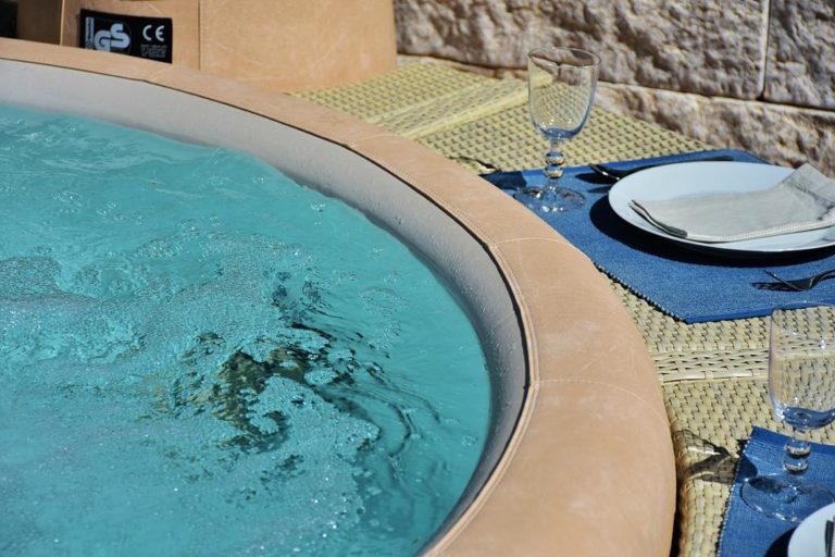 Dlaczego jacuzzi dmuchane jest interesującą propozycją?