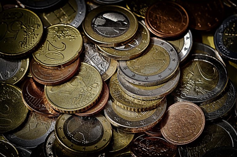 Jak kupić mieszkanie z pomocą banku?